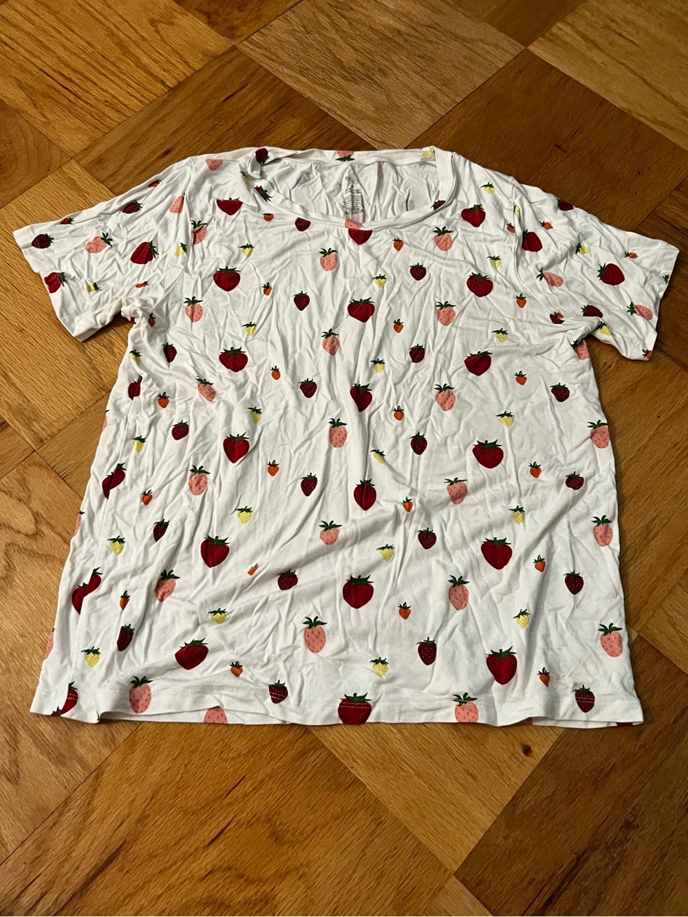 Kyte Baby Adult Strawberry T-shirt